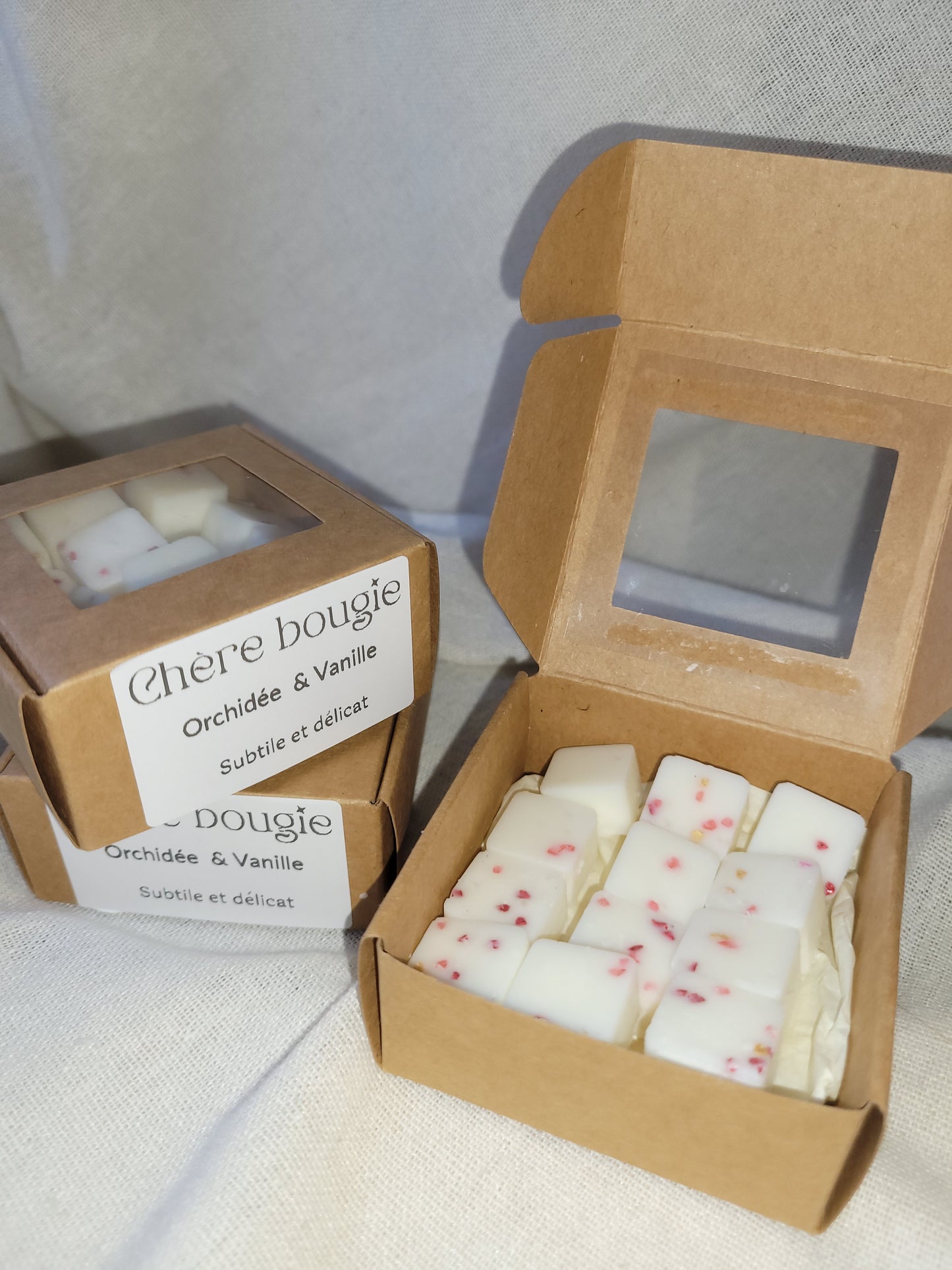 Fondant parfumé Orchidée Vanille en cire de soja avec éclats de paillettes scintillantes
